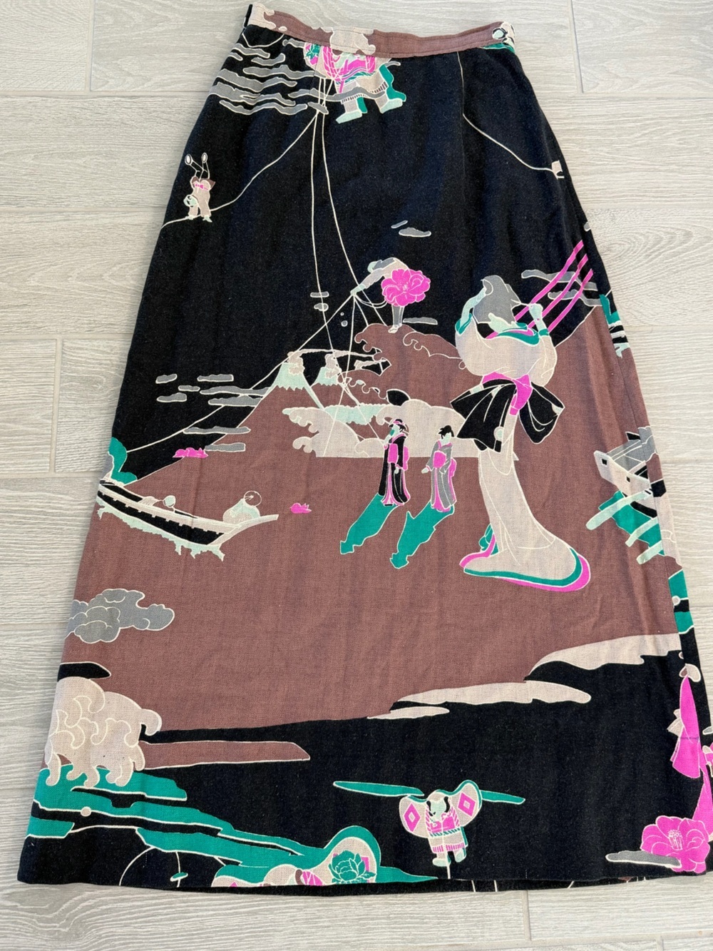 OUT CLOTH/VINTAGE Made in Japan Scenic Kimonos Mount Fuji Cherry Blossoms Skirt